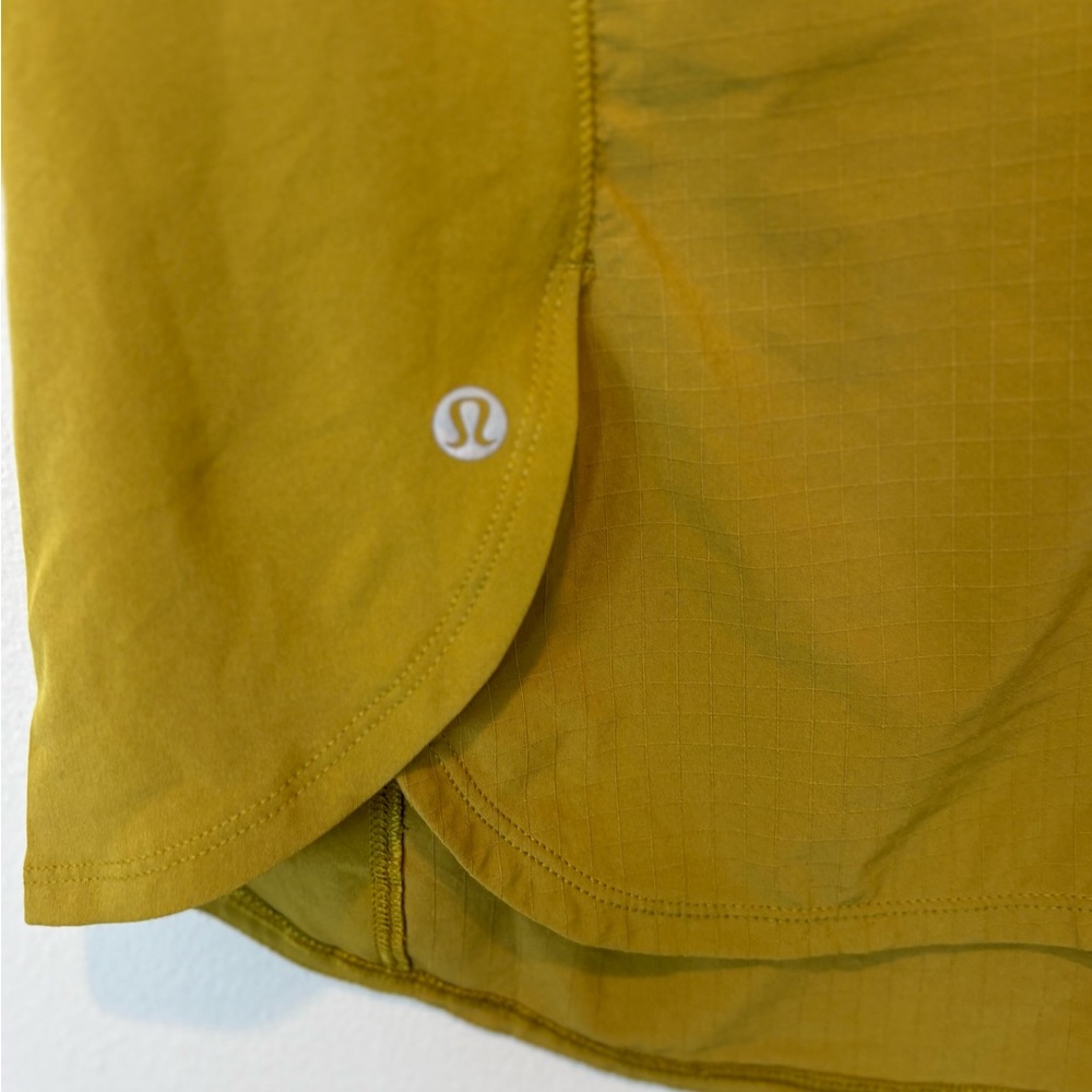 lululemon athletica Short Sleeve Performance Tee in Olive 183 - Picture 4 of 4